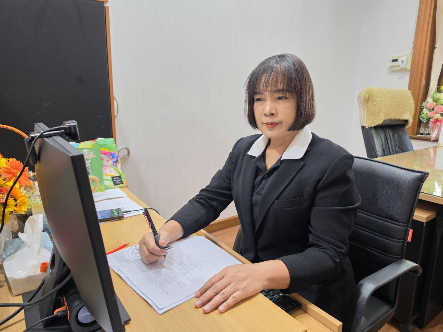 title - ผู้ตรวจราชการ ส.ป.ก. ร่วมประชุมคณะทำงานสรรหาปราชญ์เกษตรของแผ่นดินระดับเขต ประจำปี 2570 เขตตรวจราชการที่ 18 ผ่านระบบประชุมทางไกลออนไลน์ โดย Application Zoom Meeting